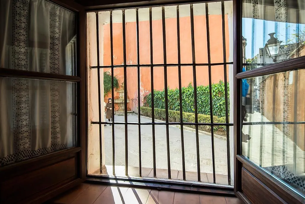 Holi-Rent Historic House Next To The Alcazar Apartment Seville 0*,  Spain