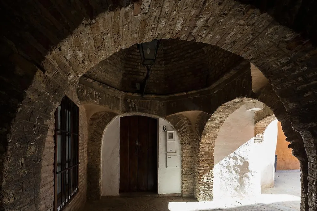Holi-Rent Historic House Next To The Alcazar Apartment Seville