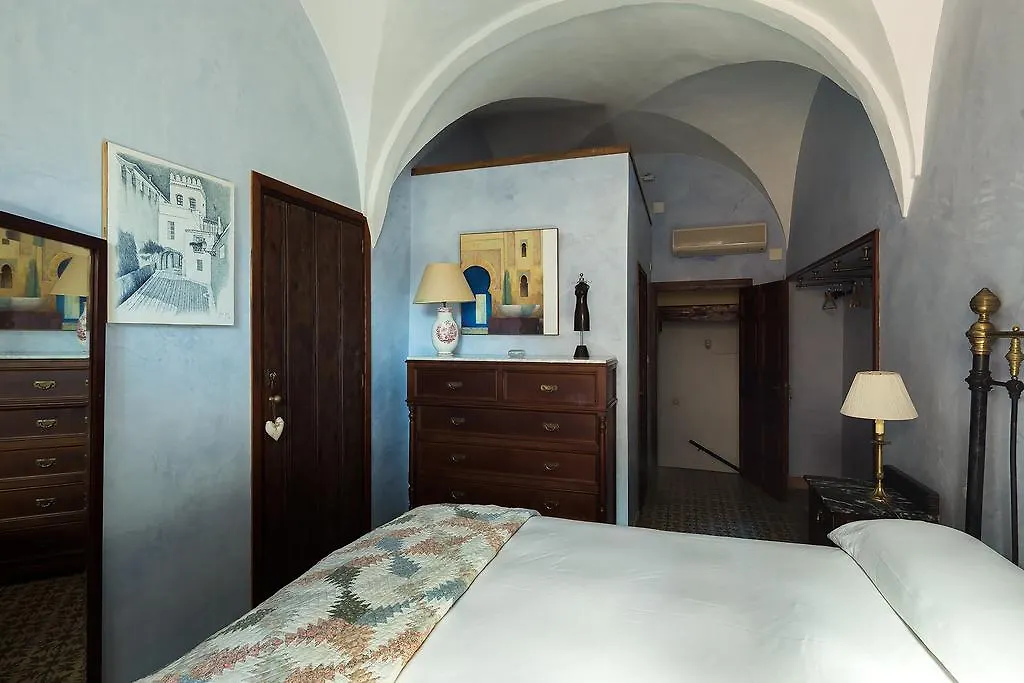 Holi-Rent Historic House Next To The Alcazar Apartment Seville